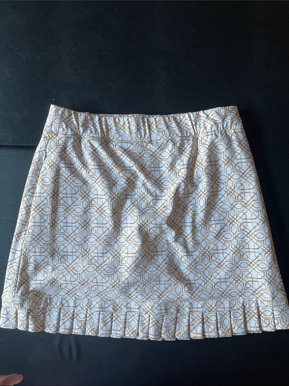 Women’s White and Tan Patterned Skirt.
 J.McLaughlin